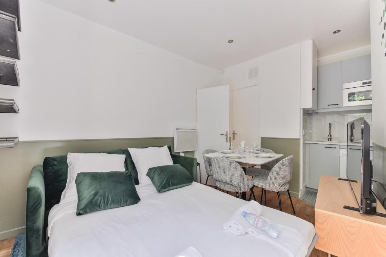 Independant Flat: Canal St Martin&Trains Stations! 파리 외부 사진